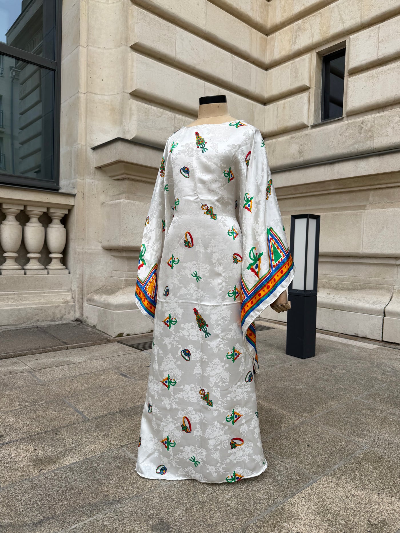 abaya-tasfut-amazigh-satinée-mbashop